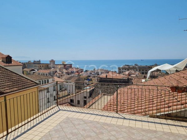 appartamento in vendita a Salerno in zona Centro Città