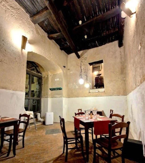 negozio in vendita a Salerno in zona Centro Città