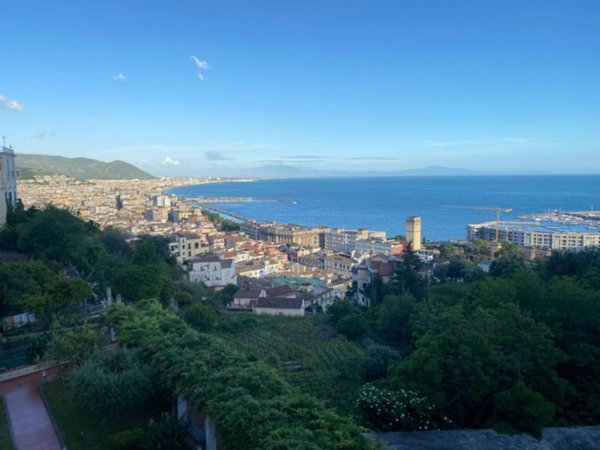 appartamento in vendita a Salerno in zona Centro Città