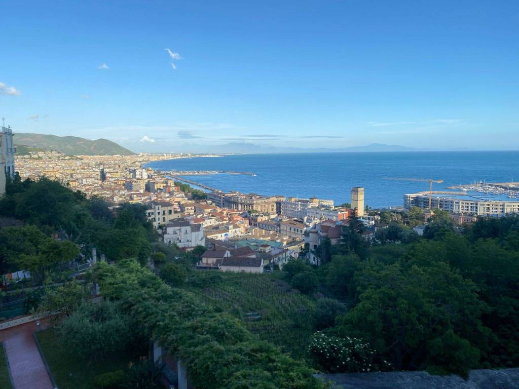 appartamento in vendita a Salerno in zona Centro Città