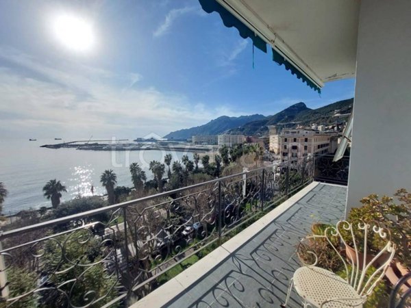 appartamento in vendita a Salerno in zona Centro Città