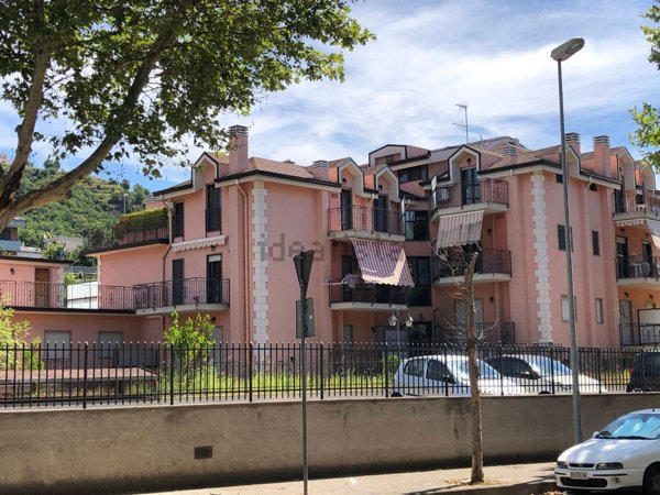 appartamento in vendita a Salerno in zona Pastena