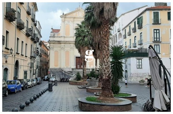 appartamento in vendita a Salerno in zona Centro Città