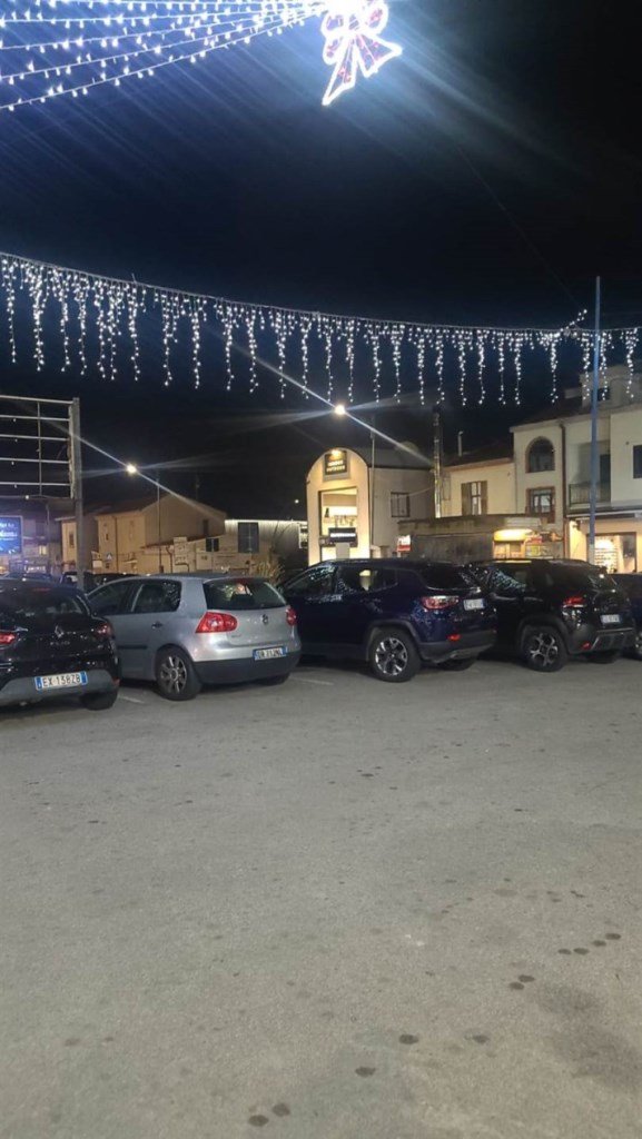 locale commerciale in vendita a Salerno in zona San Leonardo