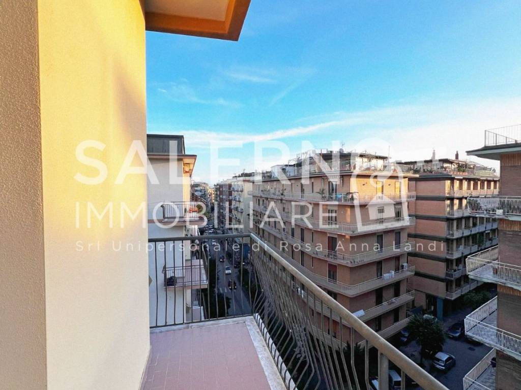 appartamento in vendita a Salerno in zona Pastena