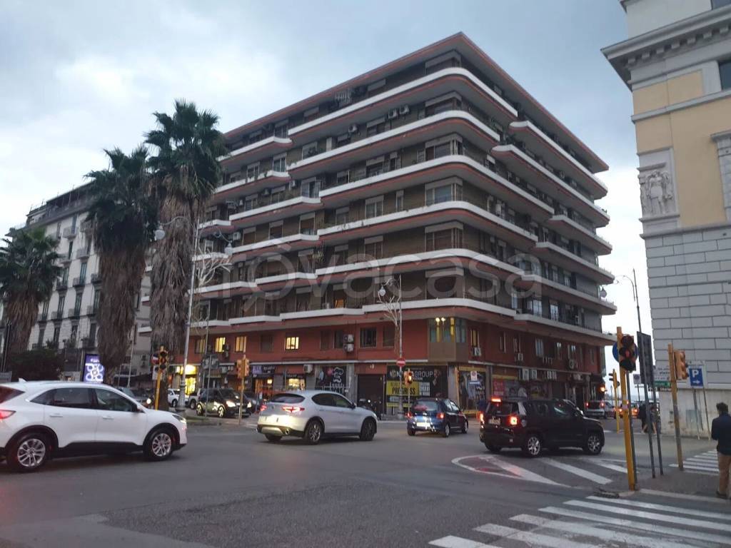appartamento in vendita a Salerno in zona Centro Città