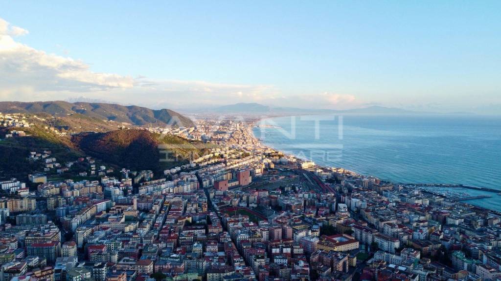 casa indipendente in vendita a Salerno