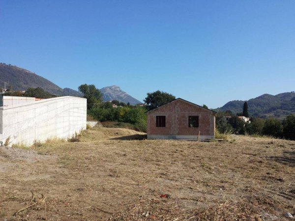casa indipendente in vendita a Salerno in zona Matierno