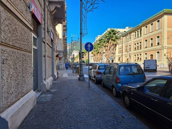 appartamento in vendita a Salerno in zona Centro Città
