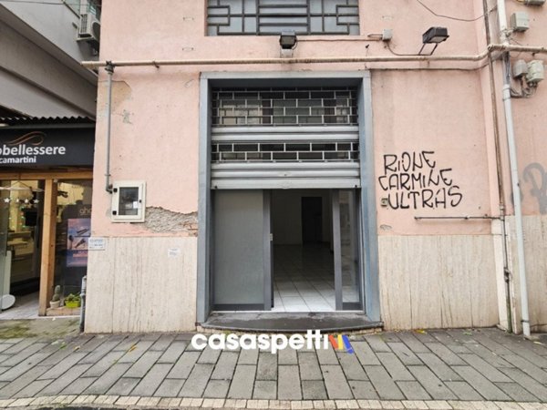 negozio in vendita a Salerno in zona Arce-Vernieri