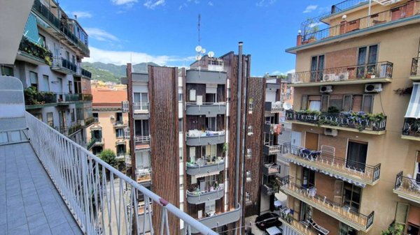 appartamento in vendita a Salerno in zona Centro Città
