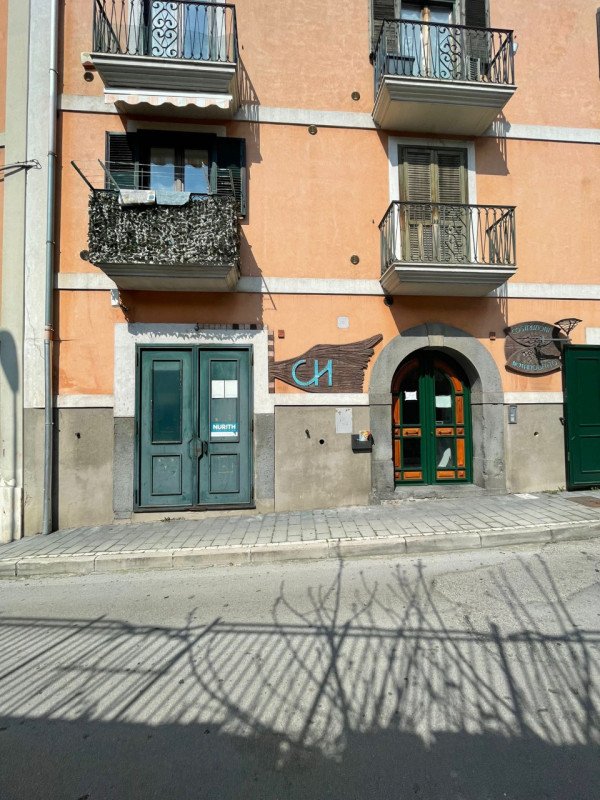 negozio in vendita a Salerno in zona Centro Città