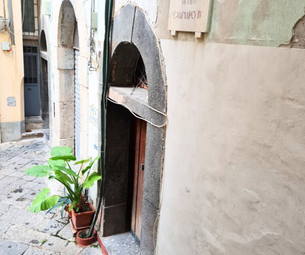 negozio in vendita a Salerno in zona Centro Città