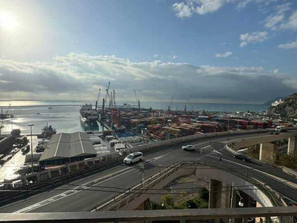 appartamento in vendita a Salerno in zona Centro Città