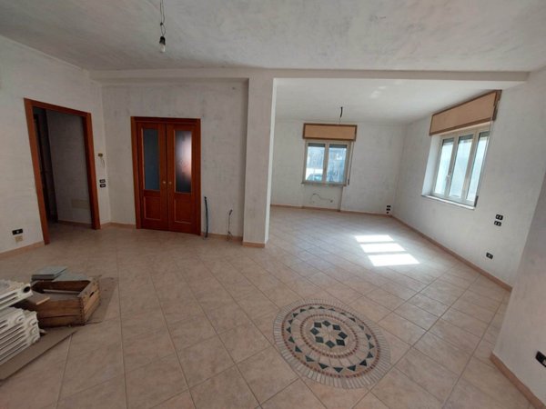appartamento in vendita a Salerno in zona Pastena