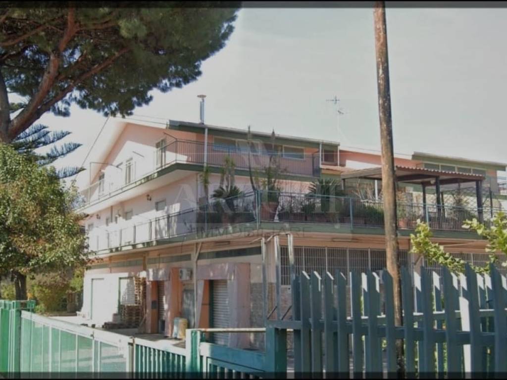 intera palazzina in vendita a Salerno in zona Zona Industriale