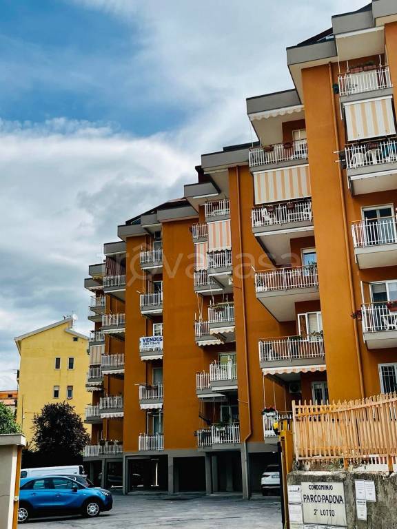 appartamento in vendita a Salerno in zona Mercatello
