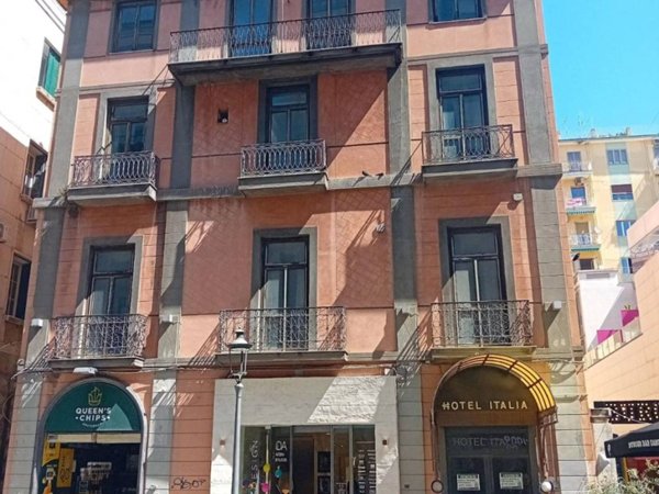 intera palazzina in vendita a Salerno in zona Centro Città