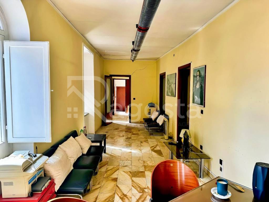 appartamento in vendita a Salerno in zona Centro Città