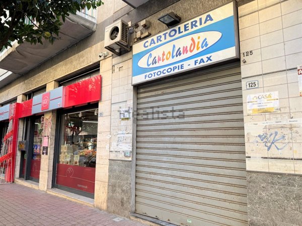 locale commerciale in vendita a Salerno