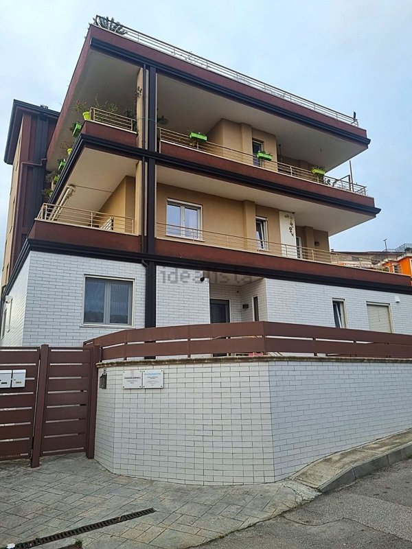 appartamento in vendita a Salerno in zona Brignano / Piezzo
