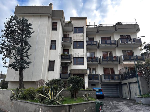 appartamento in vendita a Salerno in zona Mennolella