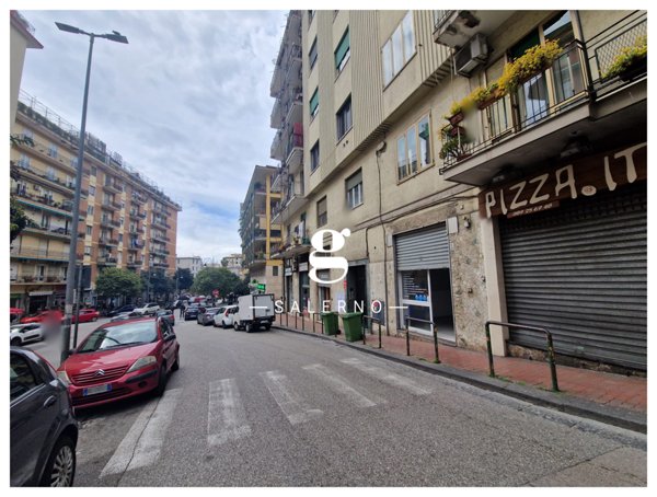 negozio in vendita a Salerno
