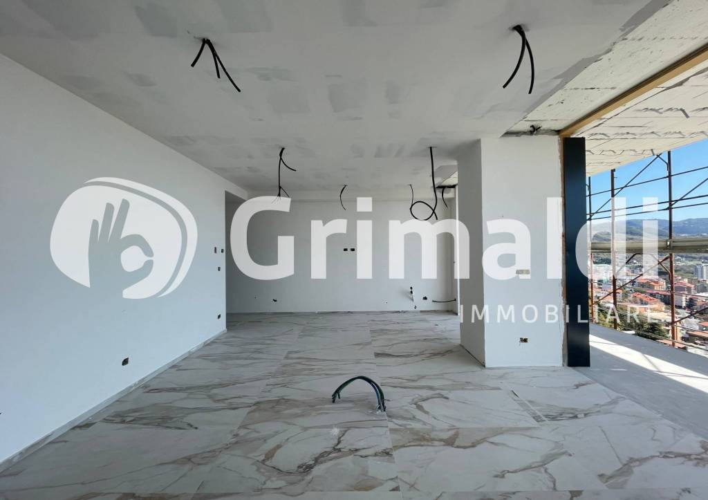 appartamento in vendita a Salerno in zona Brignano / Piezzo