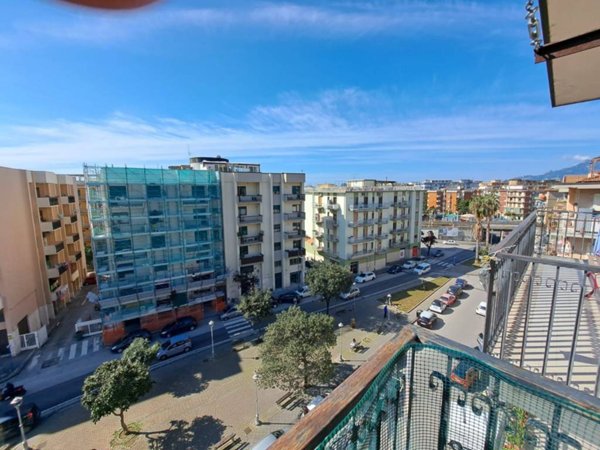appartamento in vendita a Salerno in zona Pastena