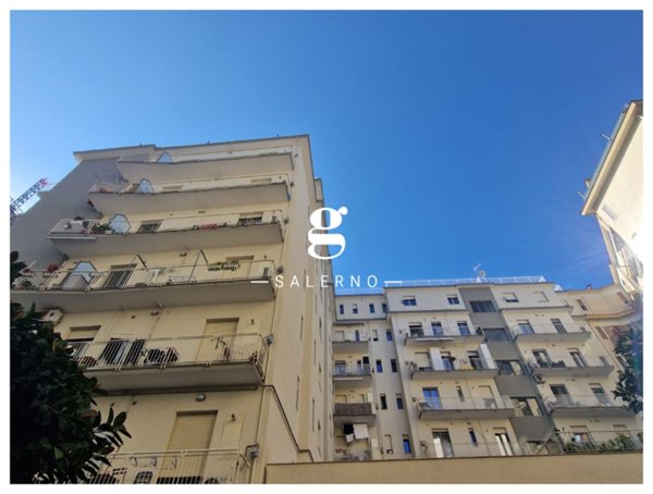 appartamento in vendita a Salerno in zona Pastena