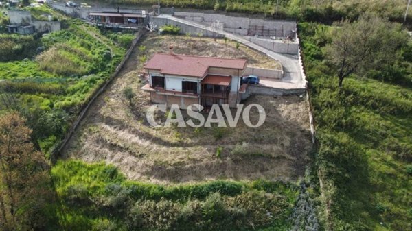 casa indipendente in vendita a Salerno in zona Giovi Altimare