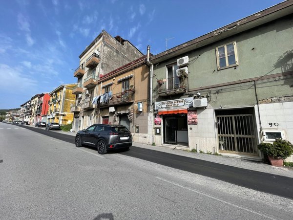 locale commerciale in vendita a Salerno