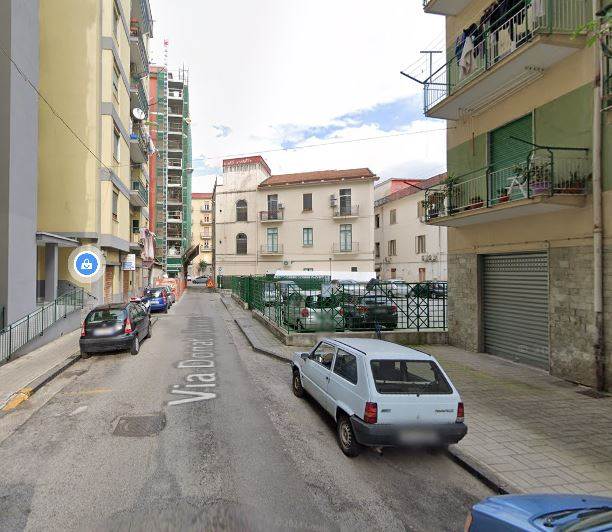 negozio in vendita a Salerno in zona Pastena
