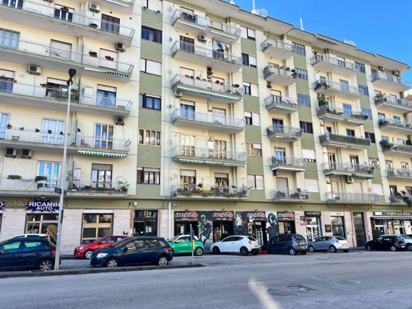 appartamento in vendita a Salerno in zona Mercatello