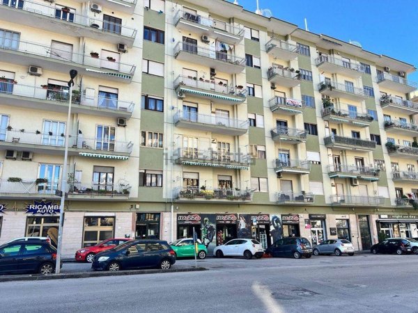 appartamento in vendita a Salerno in zona Mercatello