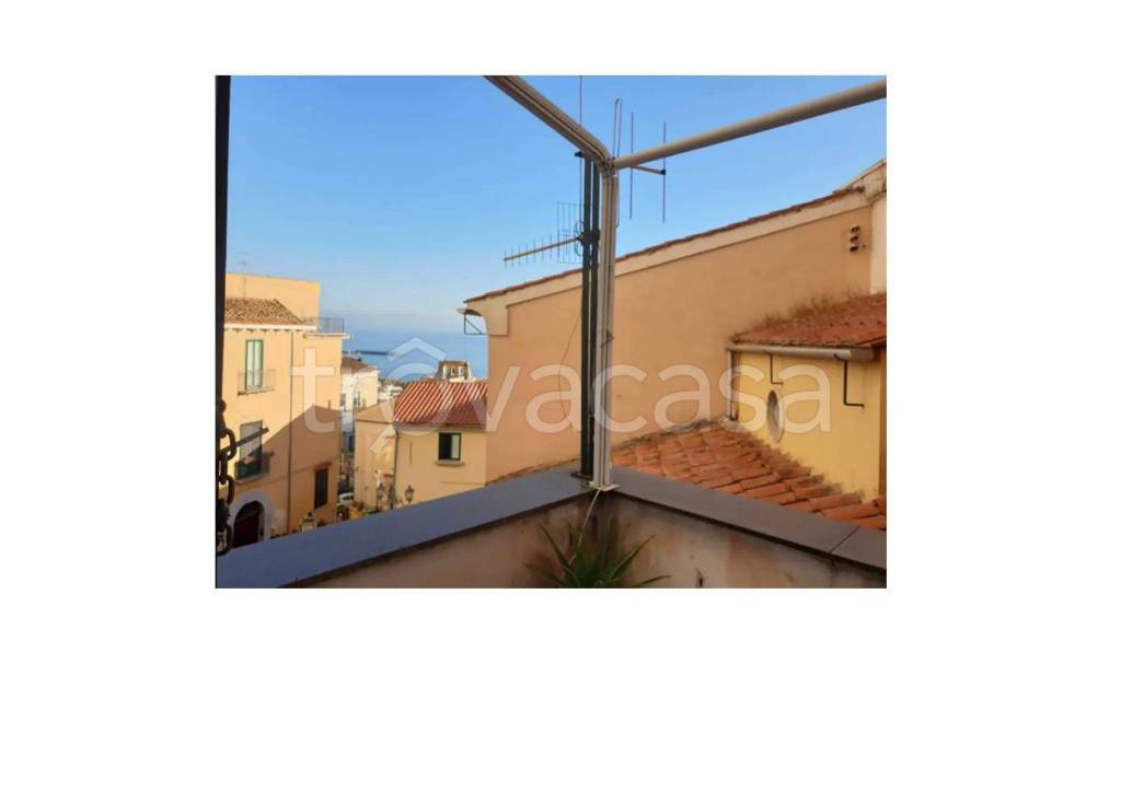 appartamento in vendita a Salerno in zona Centro Città