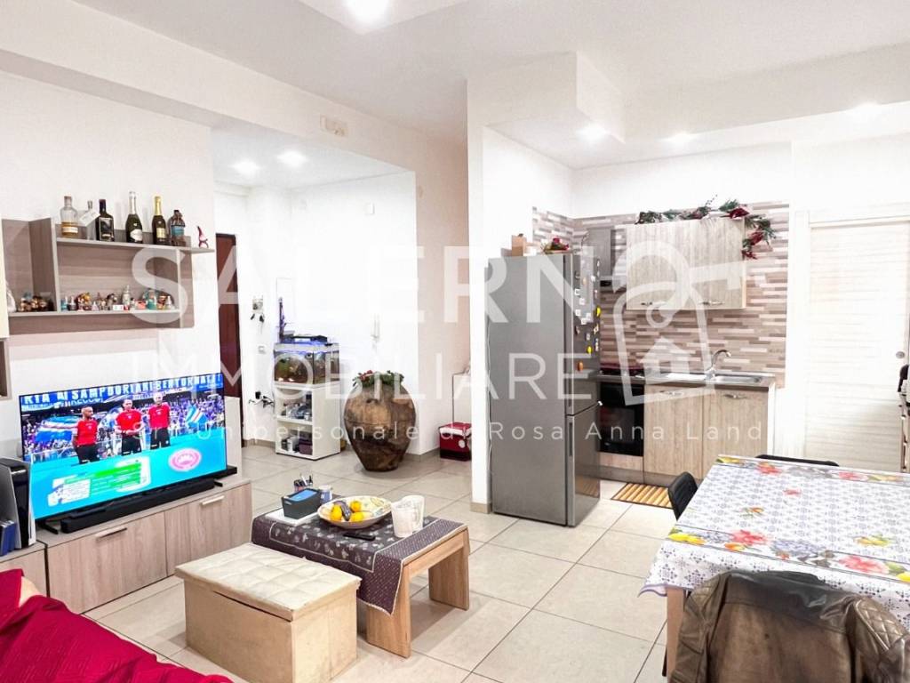 appartamento in vendita a Salerno in zona Pastena
