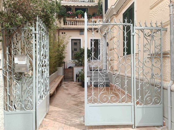 appartamento in vendita a Salerno in zona Porto