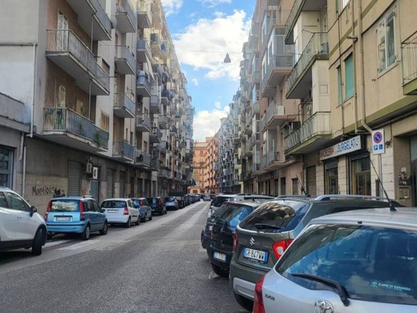 negozio in vendita a Salerno in zona Ogliara