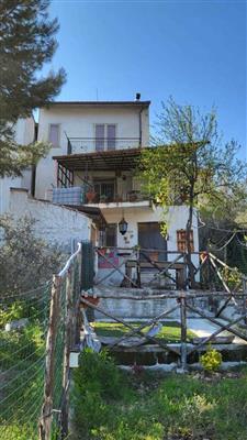casa indipendente in vendita a Salerno in zona Centro Città