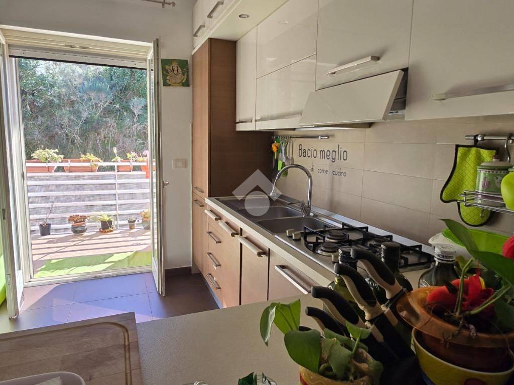 appartamento in vendita a Salerno in zona Ogliara