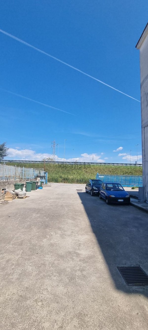 ufficio in vendita a Salerno in zona Zona Industriale