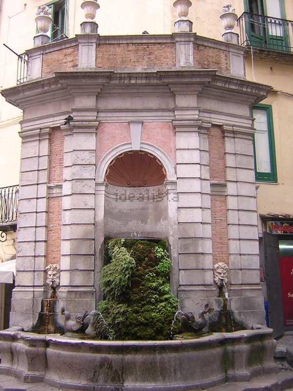 appartamento in vendita a Salerno in zona Centro Città