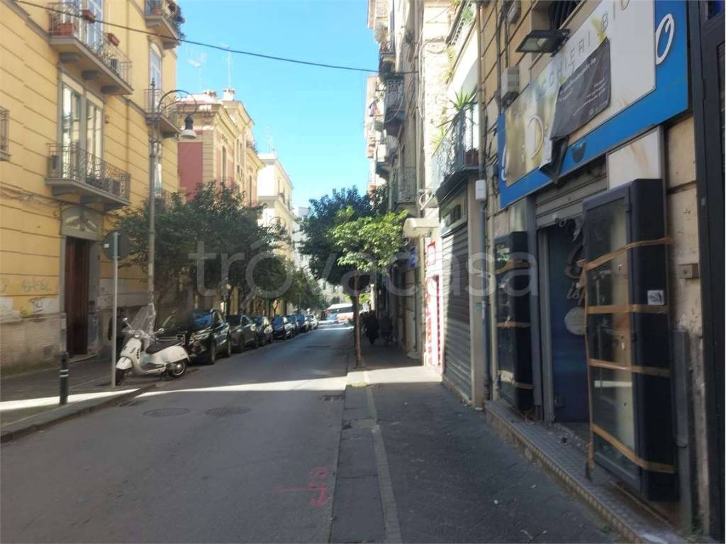negozio in vendita a Salerno in zona Centro Città