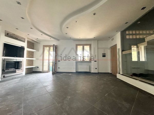casa indipendente in vendita a Salerno