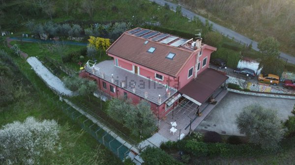 casa indipendente in vendita a Salerno in zona San Leonardo