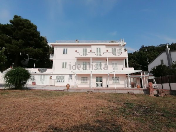 casa indipendente in vendita a Salerno