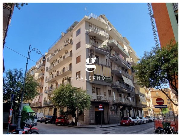 appartamento in vendita a Salerno in zona Pastena