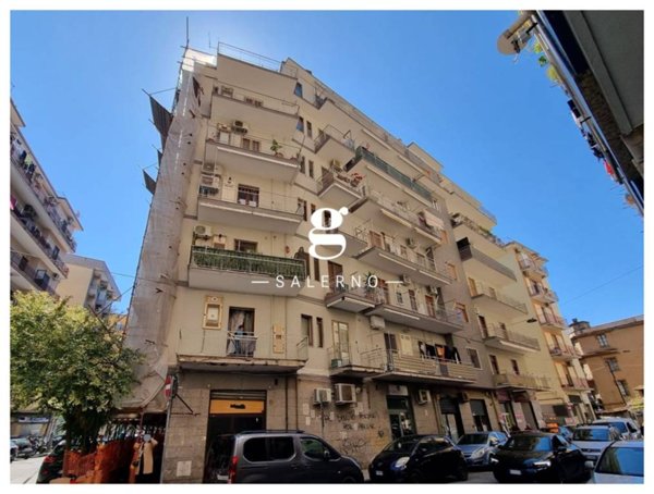appartamento in vendita a Salerno in zona Pastena