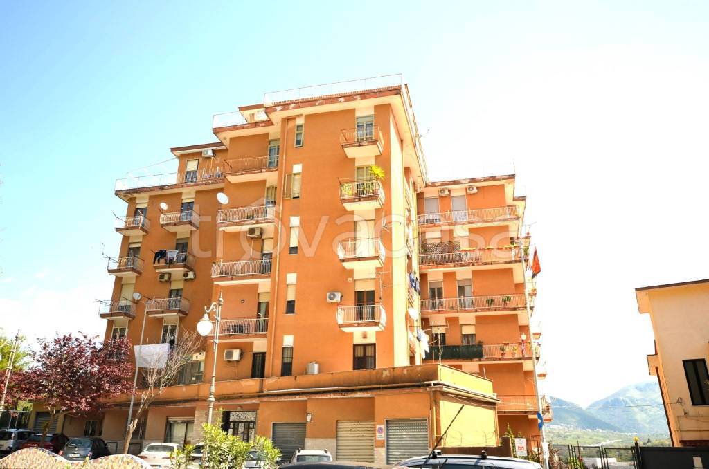 appartamento in vendita a Salerno in zona Centro Città